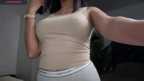 Snapshot of yowginethegreat chatting on 12/08/24, 10:41 YowgineTheGreat online show from 12/08/24, 10:41