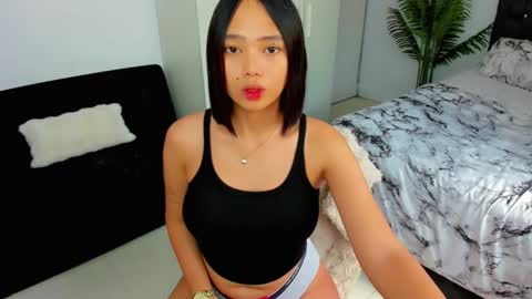 Snapshot of yowginethegreat chatting on 01/25/25, 04:56 YowgineTheGreat online show from 01/25/25, 04:56