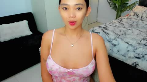 Snapshot of yowginethegreat chatting on 02/11/25, 10:26 YowgineTheGreat online show from 02/11/25, 10:26