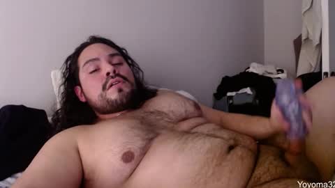 Snapshot of yoyoma32 chatting on 11/22/25, 05:45 Jorge online show from 11/22/25, 05:45