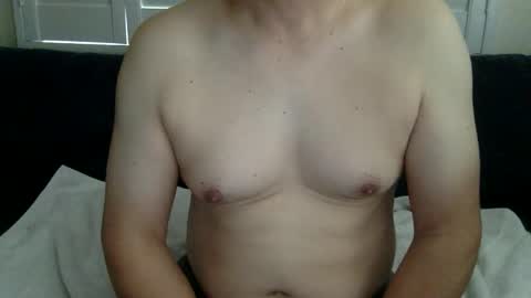 Snapshot of yque2 chatting on 04/12/26, 04:12 yque online show from 04/12/26, 04:12