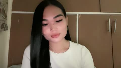 yrdrmgrl_jennie26 online show from 12/04/25, 06:16