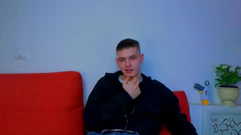 yrshela online show from 04/24/26, 01:52