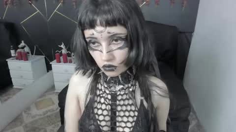 Yue Eclipsa online show from 10/27/25, 04:16