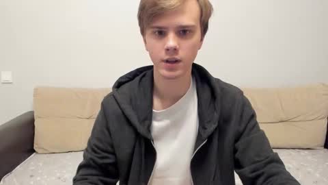 Snapshot of yueslang chatting on 11/14/25, 06:39 Yue Lang and Samm online show from 11/14/25, 06:39