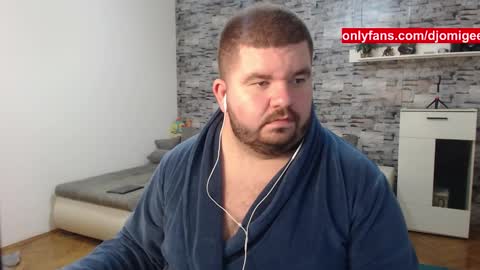 Snapshot of yugogee chatting on 11/05/25, 09:48 Yugo - online show from 11/05/25, 09:48