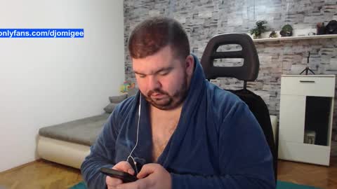 Snapshot of yugogee chatting on 11/07/25, 09:48 Yugo - online show from 11/07/25, 09:48