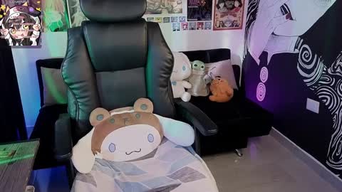 Snapshot of yuhwa chatting on 09/20/25, 09:16 rawr Anne Independent model online show from 09/20/25, 09:16