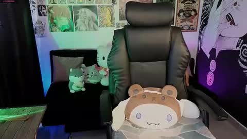 Snapshot of yuhwa chatting on 09/22/25, 08:33 rawr Anne Independent model online show from 09/22/25, 08:33