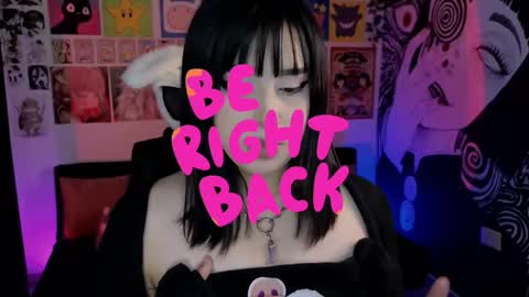 Snapshot of yuhwa chatting on 10/15/25, 08:42 rawr Anne Independent model online show from 10/15/25, 08:42