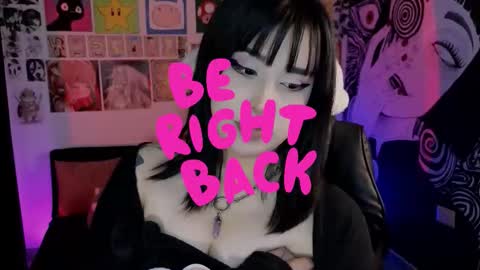 Snapshot of yuhwa chatting on 10/19/25, 10:54 rawr Anne Independent model online show from 10/19/25, 10:54