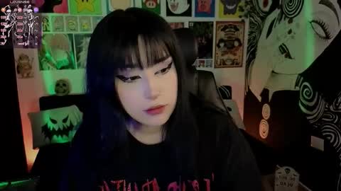 Snapshot of yuhwa chatting on 10/27/25, 11:20 rawr Anne Independent model online show from 10/27/25, 11:20