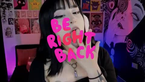    rawr   Anne Independent model      online show from 12/15/25, 05:50