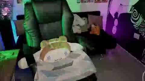    rawr   Anne Independent model      online show from 01/14/26, 11:53