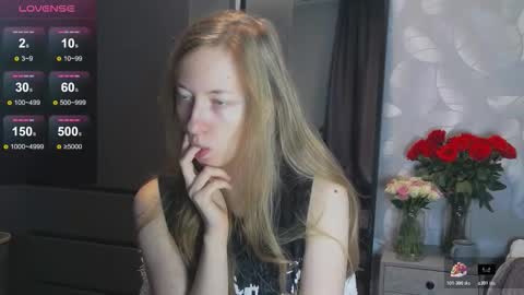 Snapshot of yuki_bloom chatting on 10/20/25, 07:42 yuki_bloom online show from 10/20/25, 07:42