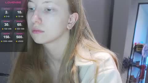 Snapshot of yuki_bloom chatting on 10/23/25, 08:46 yuki_bloom online show from 10/23/25, 08:46