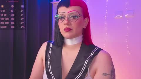 Snapshot of yuki_cross chatting on 03/28/26, 04:56 online show from 03/28/26, 04:56