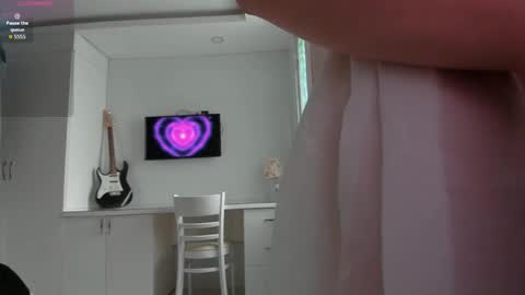 Snapshot of yuki_mii chatting on 09/19/25, 12:34 Yuki online show from 09/19/25, 12:34