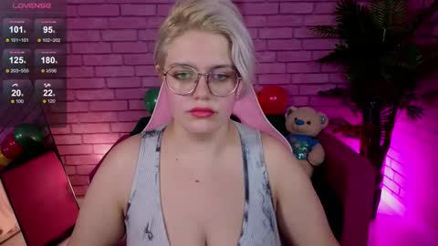 Yuki online show from 11/26/25, 10:49