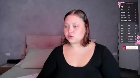 Snapshot of yuli_cardona_ chatting on 06/23/26, 06:17 Yuliet online show from 06/23/26, 06:17
