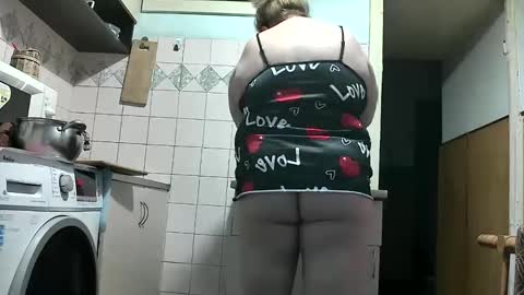 Yula online show from 11/14/25, 03:33