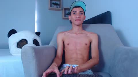 yulian_vasquez online show from 02/20/25, 03:19