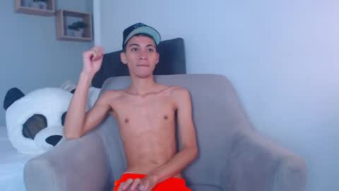 yulian_vasquez online show from 02/23/25, 12:16