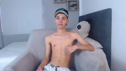 yulian_vasquez online show from 03/02/25, 12:11