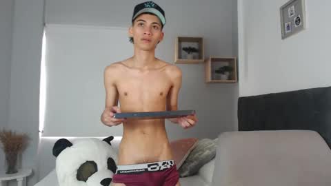 yulian_vasquez online show from 03/06/25, 03:24