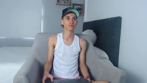 yulian_vasquez online show from 03/07/25, 12:12