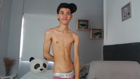 yulian_vasquez online show from 03/08/25, 03:13