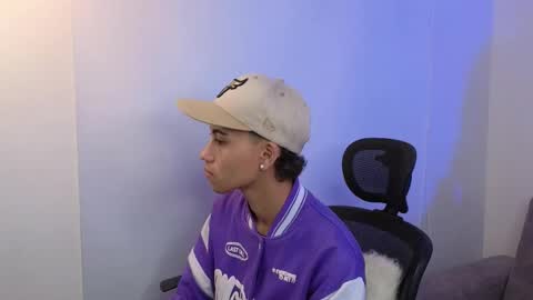 yulian_vasquez online show from 10/04/25, 12:14