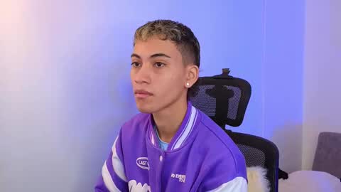 yulian_vasquez online show from 10/06/25, 12:24