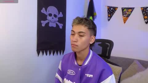 yulian_vasquez online show from 10/20/25, 12:16