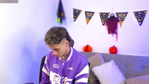 yulian_vasquez online show from 10/29/25, 12:18