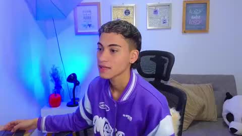 yulian_vasquez online show from 11/17/25, 12:33