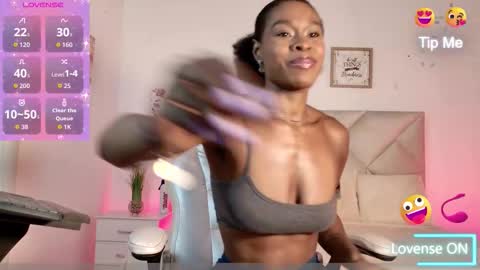 Snapshot of yuliana_milleer chatting on 09/13/25, 06:51 Yuliana online show from 09/13/25, 06:51