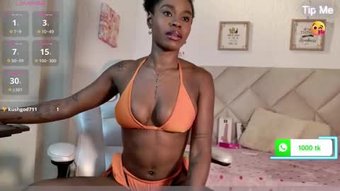 Snapshot of yuliana_milleer chatting on 10/11/25, 06:39 Yuliana online show from 10/11/25, 06:39