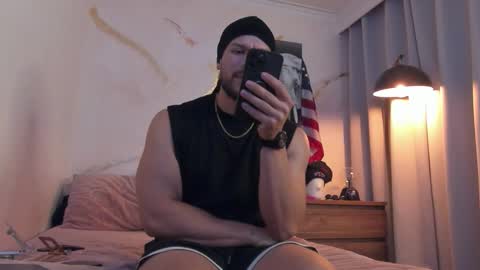 Snapshot of yulianpereira25 chatting on 01/11/26, 12:59 yulian 2811 online show from 01/11/26, 12:59