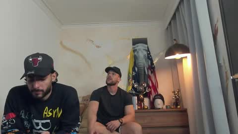 Snapshot of yulianpereira25 chatting on 02/10/26, 01:21 yulian 2811 online show from 02/10/26, 01:21