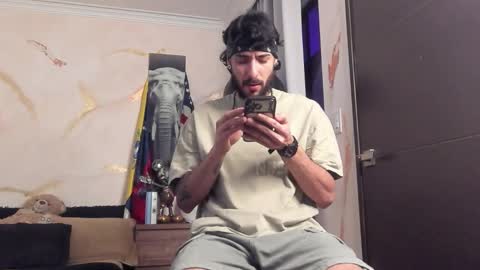 Snapshot of yulianpereira25 chatting on 03/15/26, 12:16 yulian 2811 online show from 03/15/26, 12:16