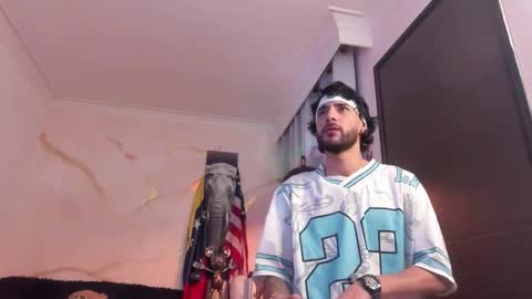 Snapshot of yulianpereira25 chatting on 03/17/26, 04:39 yulian 2811 online show from 03/17/26, 04:39