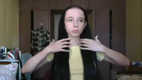 Snapshot of yuliastar chatting on 10/04/25, 06:33 Yuliia online show from 10/04/25, 06:33