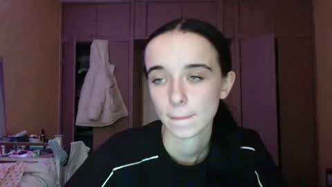 Snapshot of yuliastar chatting on 11/15/25, 12:34 Yuliia online show from 11/15/25, 12:34