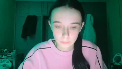 Snapshot of yuliastar chatting on 11/30/25, 03:49 Yuliia online show from 11/30/25, 03:49