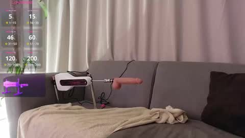 yuliethpetite online show from 10/21/25, 11:44