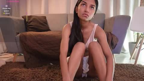 yuliethpetite online show from 12/04/25, 11:30