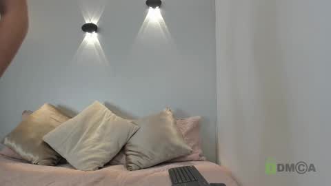 Snapshot of yulievans chatting on 12/27/24, 07:03 yulievans online show from 12/27/24, 07:03