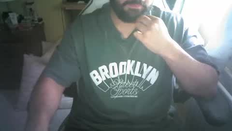 Snapshot of yulius_7 chatting on 10/21/25, 10:05 yulius_7 online show from 10/21/25, 10:05