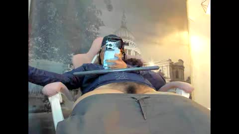 Snowflake online show from 10/07/25, 02:31